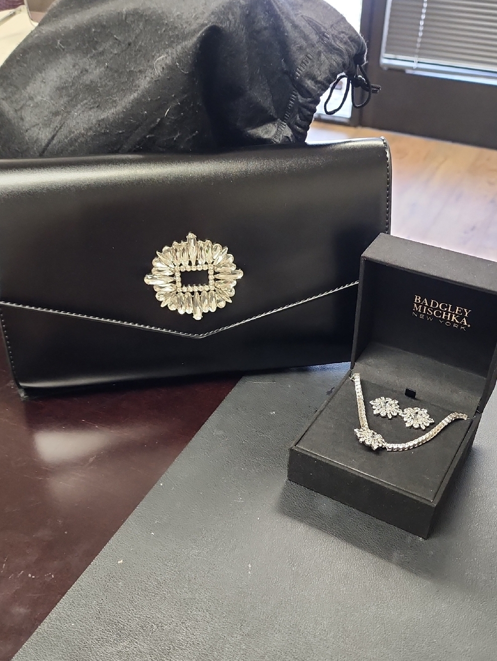 Badgley Mischka York New Clutch With Matching Earrings & Necklace. NWT!
